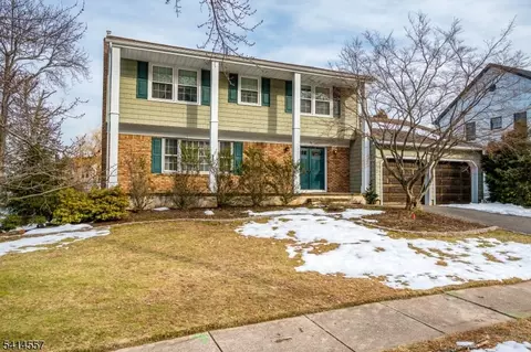 34 Stratford Cir, Edison, NJ 08820
