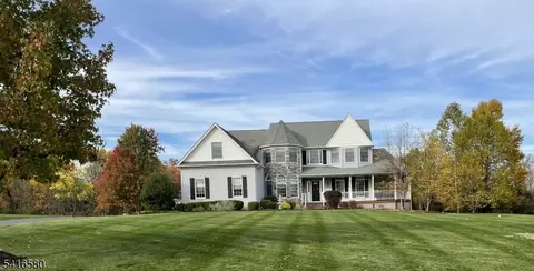 48 Mason Farm Rd, Ringoes, NJ 08551