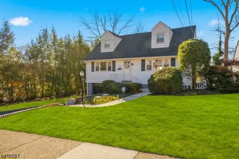 22 Laurel St, Hawthorne, NJ 07506