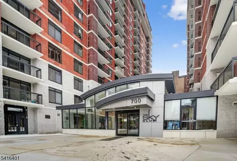 700 1st St #12M, Hoboken, NJ 07030