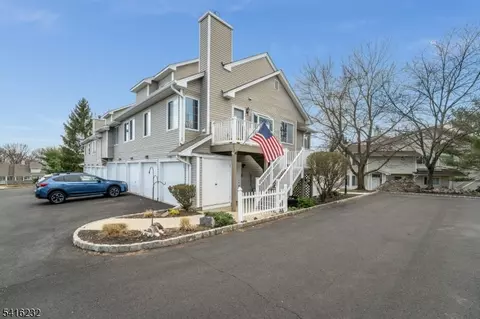 32 Morgan Ct, Bedminster, NJ 07921