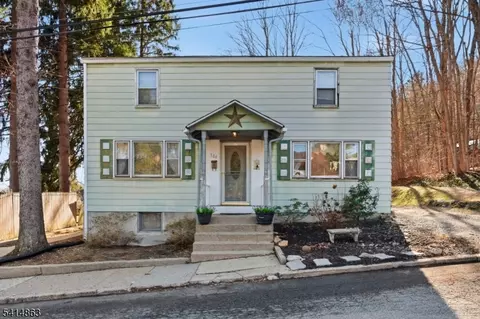 104 Harvey St, Hackettstown, NJ 07840