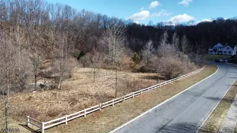 11 Lackawanna Dr, Frelinghuysen Twp, NJ 07860