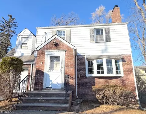 34 Howard St, Verona, NJ 07044