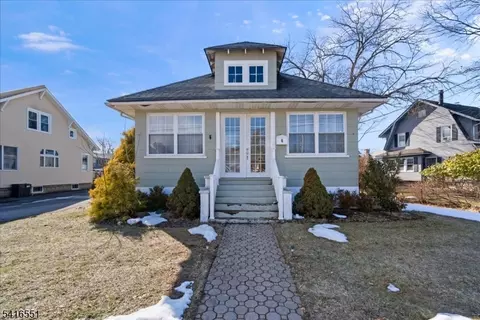 6 Center St, Pompton Lakes, NJ 07442