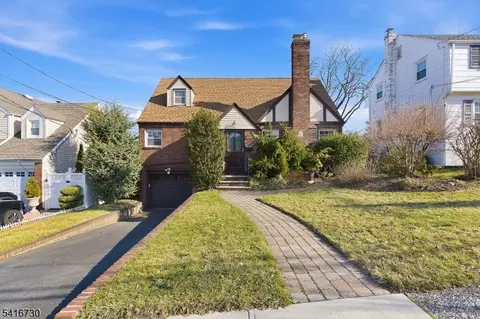 597 Penn Ave, Teaneck, NJ 07666