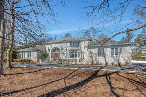 510 Hampton Hill Rd, Franklin Lakes, NJ 07417