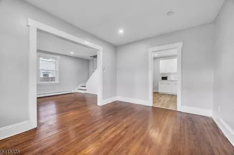 425 Mercer Ave, Roselle, NJ 07203