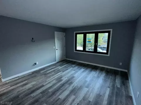 80 Koster St, Wallington, NJ 07057 photo 5