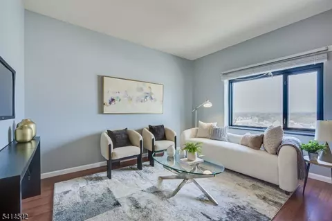 1 Carriage City Plz #1215, Rahway, NJ 07065