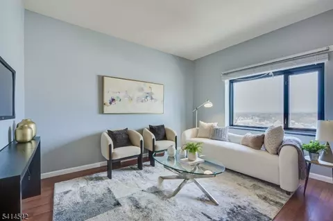 1 Carriage City Plz #1215, Rahway, NJ 07065