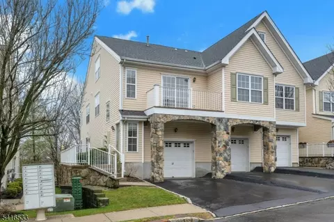 22 Mountainside Dr #22, Pompton Lakes, NJ 07442