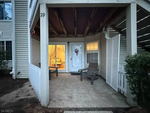 29 Tansy Ct, Bedminster, NJ 07921