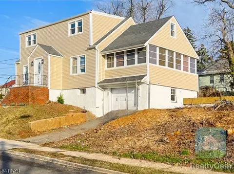 631 Elm St, Roselle, NJ 07203