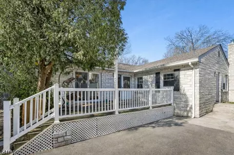 140 Francisco Ave, Rutherford, NJ 07070