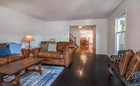 Entry Way - 30 Cardinal Rd, Hackettstown, NJ 07840 photo 4 of 6