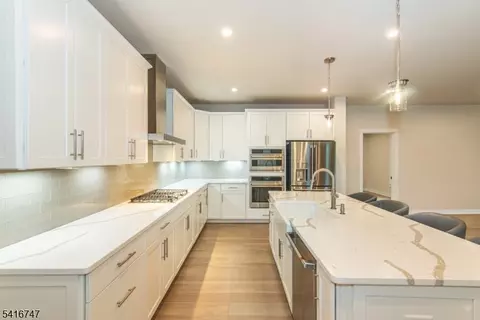 24 Willow Ln #24, Parsippany, NJ 07054