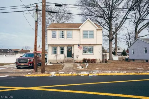 130 Loretta St, Perth Amboy, NJ 08861