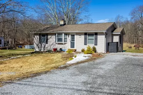 17 Stempert Rd, Branchville, NJ 07826