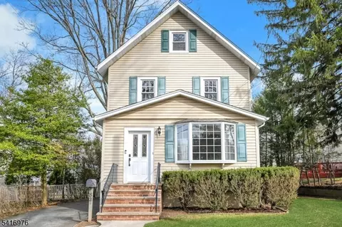 82 Blauvelt Ave, Dumont, NJ 07628