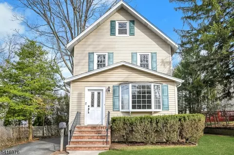 82 Blauvelt Ave, Dumont, NJ 07628