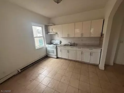 681 W 3rd St, Plainfield, NJ 07060 photo 3