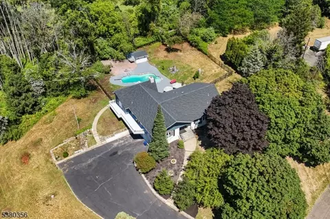 1 Rossi Dr, Clinton, NJ 08809