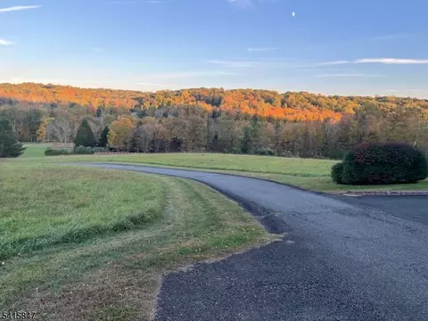 37 Branch Rd, Peapack Gladstone Boro, NJ 07931