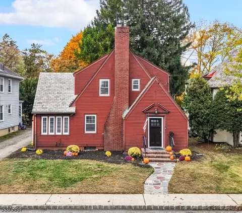 8 N Elk Ave, Dover, NJ 07801