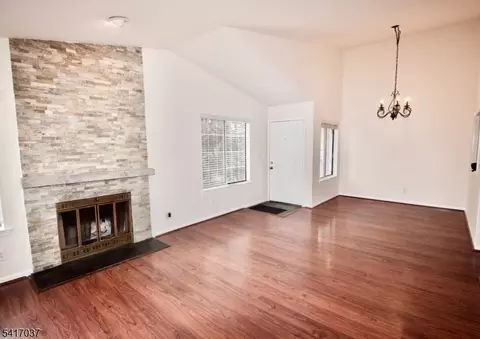 32 Spruce Ct, Bedminster, NJ 07921