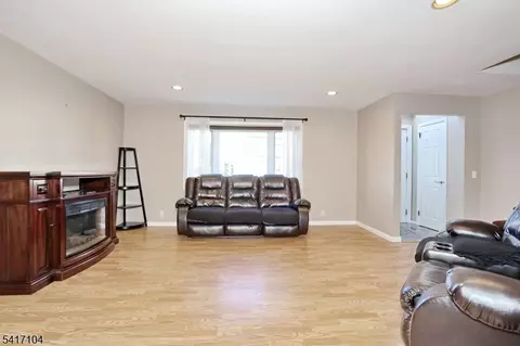 16 Maple Ave, South Hackensack, NJ 07606 photo 7