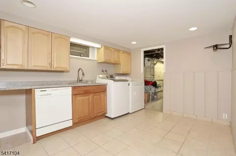 16 Maple Ave, South Hackensack, NJ 07606 photo 22