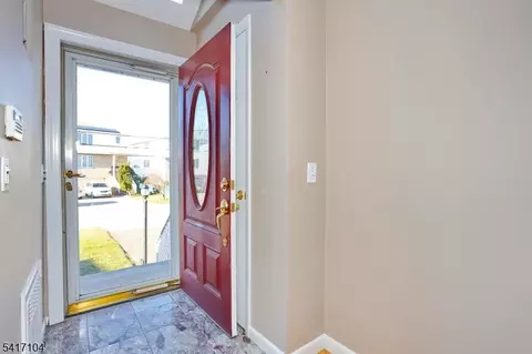 16 Maple Ave, South Hackensack, NJ 07606 photo 2