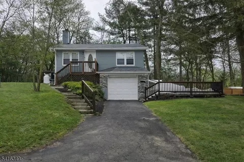 36 Chatham Rd, West Milford Twp, NJ 07421