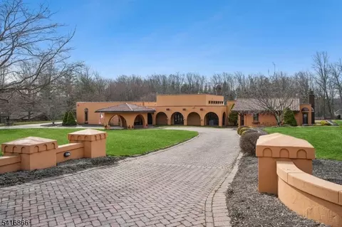 9 Jonathan Smith Rd, Morristown, NJ 07960