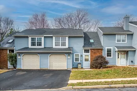 70 Avebury Pl, Somerset, NJ 08873