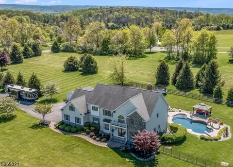 3 Berkshire Way, Milford, NJ 08848
