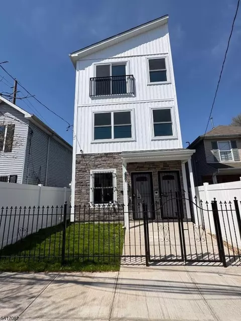 457 S 17th St, Newark, NJ 07103