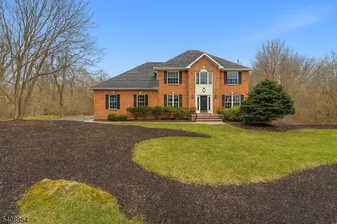 26 Fox Hollow Way, Green Twp, NJ 07821