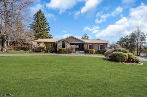 206 Cokesbury Rd, Lebanon, NJ 08833