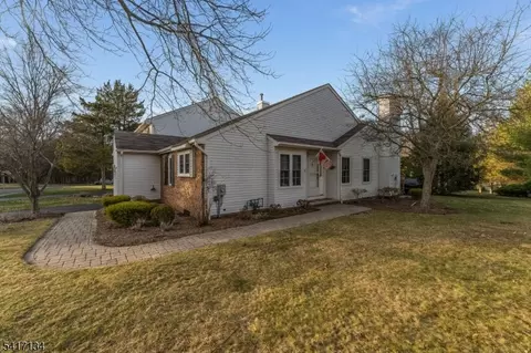 5 Choctaw Ridge Rd, Somerville, NJ 08876