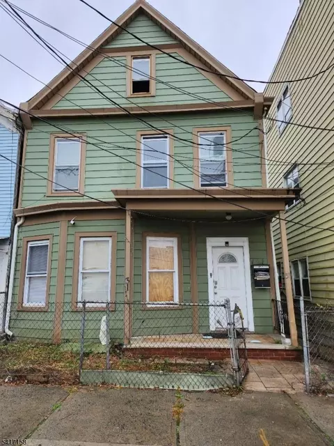 31 Highland Ave, Passaic, NJ 07055