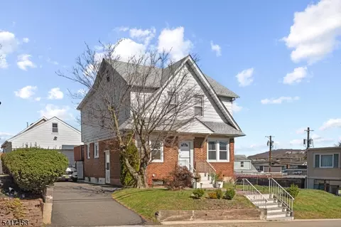 108 Jefferson Pl, Totowa, NJ 07512