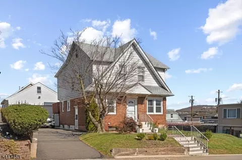 108 Jefferson Pl, Totowa, NJ 07512