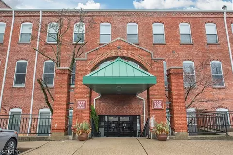 260 Main St #214, Little Falls, NJ 07424
