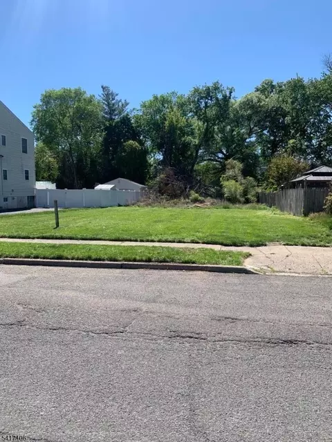 226 Whittier Ave, Dunellen Boro, NJ 08812