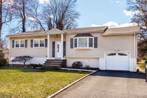 29 Long Acres Rd, Fairfield, NJ 07004