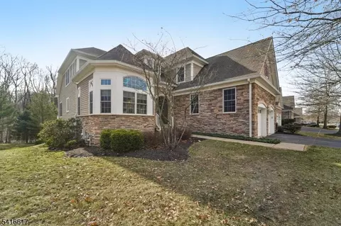 16 Baxter Ln, West Orange, NJ 07052