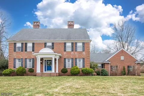 7 Cambridge Rd, Lafayette, NJ 07848