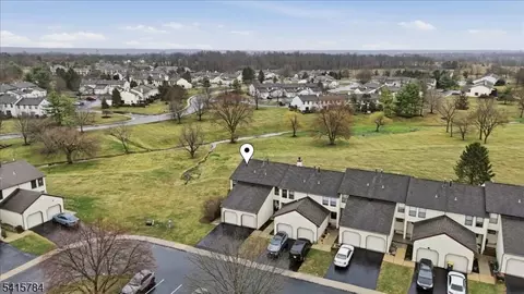 262 Spruce Ct, Flemington, NJ 08822